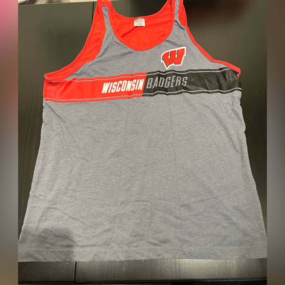 Wisconsin Badger Tank Top, Large, Red and Gray